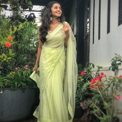 Elegant Anupama Parameswaran