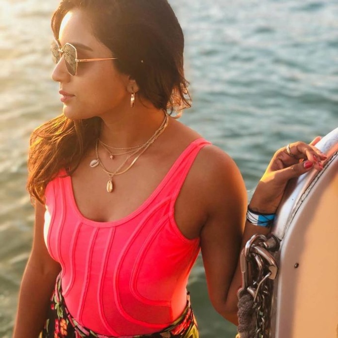 Vithika-Sheru-9