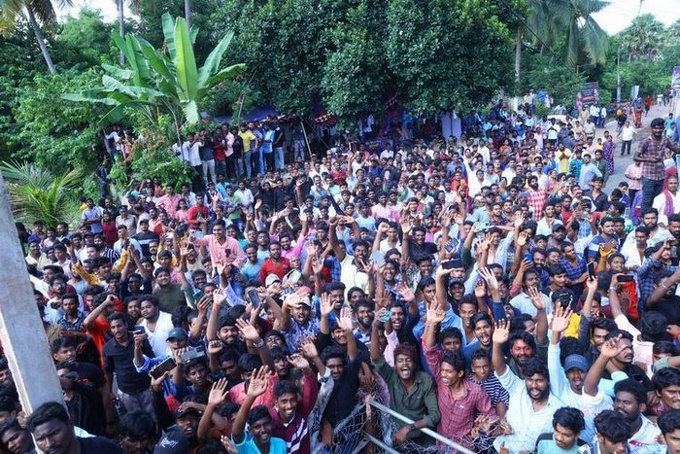 Prabhas at Mogalthuru Albums4