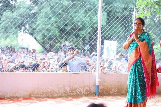 Prabhas at Mogalthuru Albums7