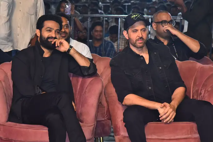 Jr NTR and Hrithik Roshan's War 2 Pre-Release Event Photos2