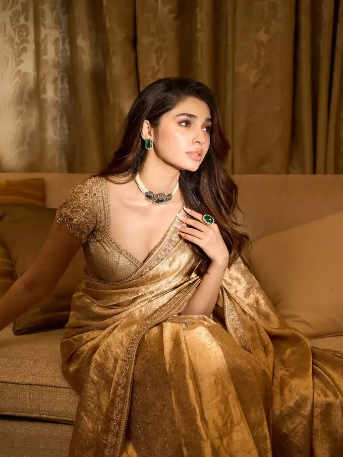 Krithi Shetty5