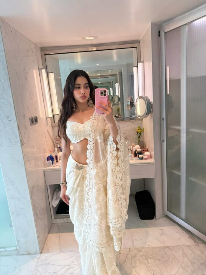 Janhvi Kapoor 3