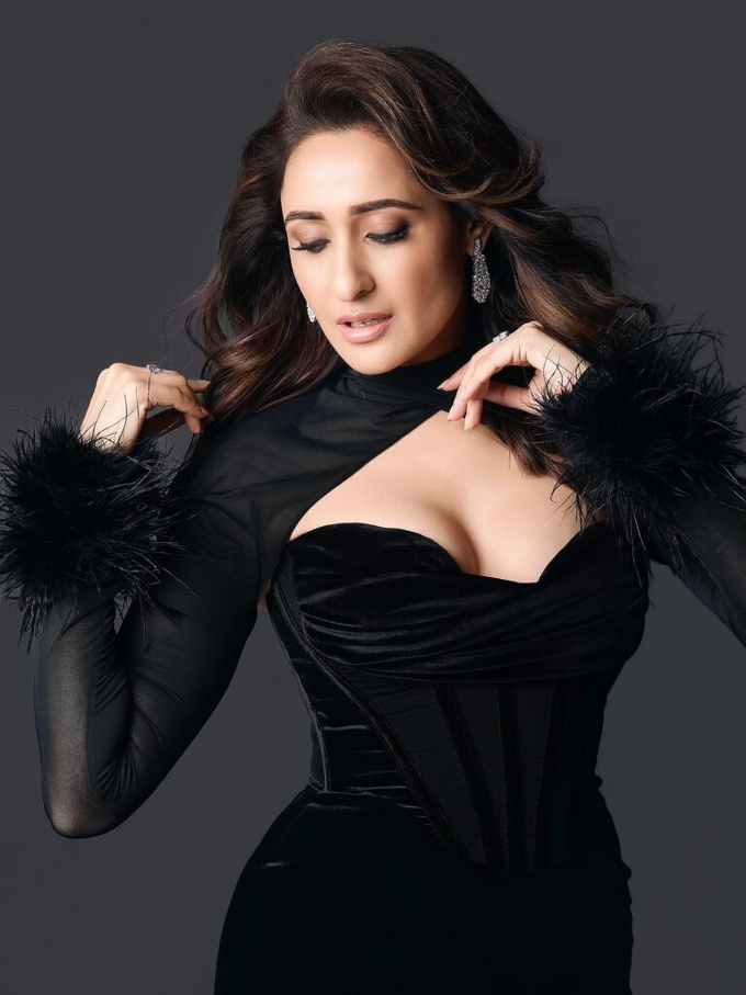 Pragya Jaiswal 3