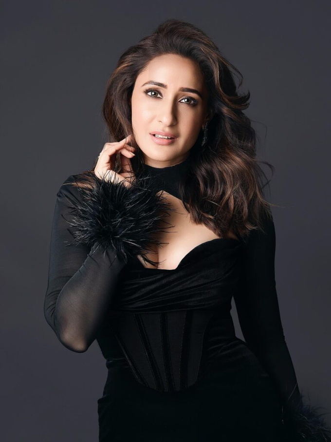 Pragya Jaiswal 5