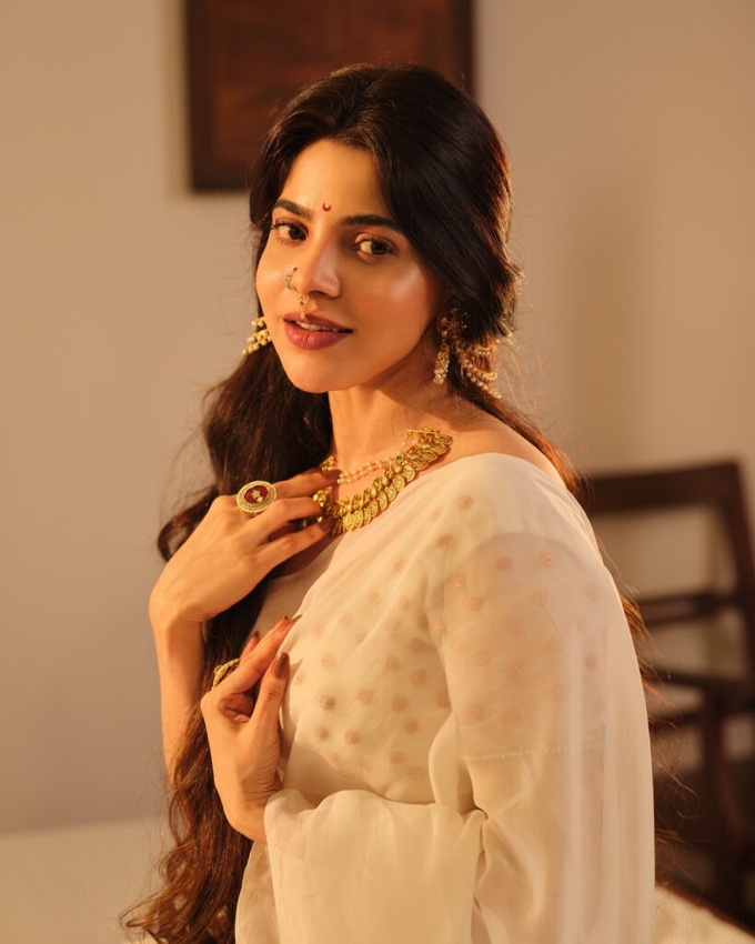 Divya Bharathi 3