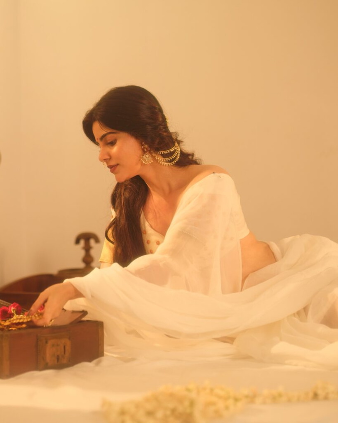Divya Bharathi 5