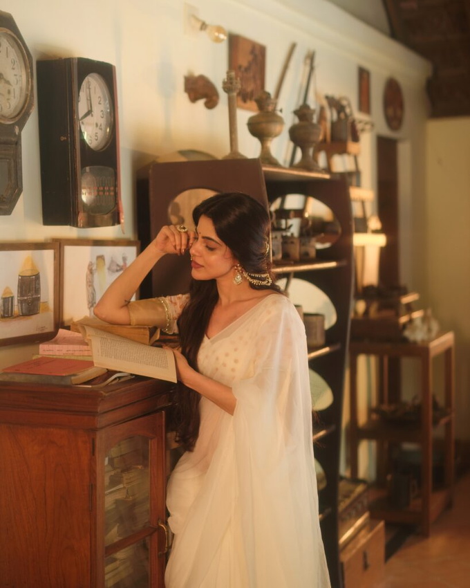 Divya Bharathi 7