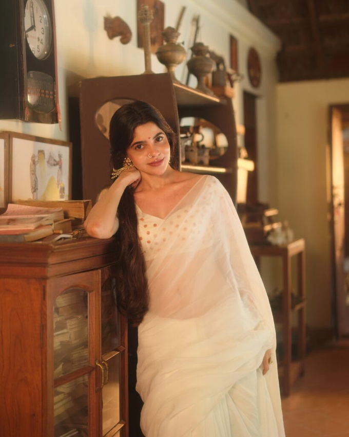 Divya Bharathi 12